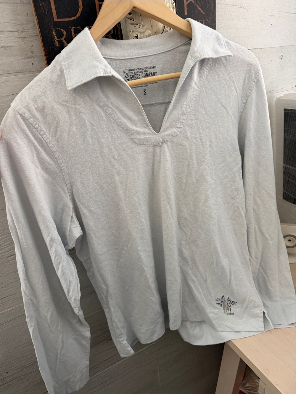 GUESS Vintage Light Blue Long Sleeve Polo with V-Notch Collar 60% Hemp 40%Cotton